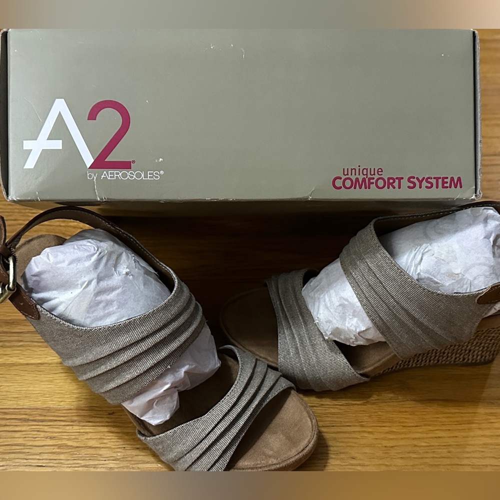 Aerosoles A2 wedge sandal’s NIB! 8 1/2 
‘Unique Comfort system’